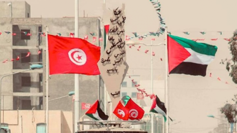 بدعوة من نقابات التعليم.. غدا رفع العلمين التونسي والفلسطيني في كل المدارس والمعاهد