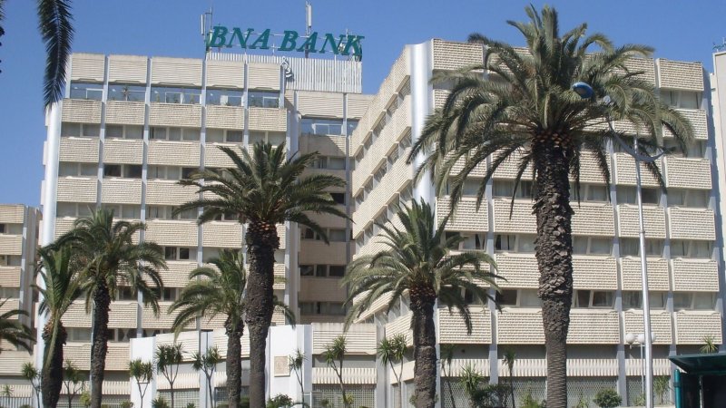 أعوان وإطارات البنك الوطني الفلاحي يتبرعون ب365 مليون لمقاومة الكوفيد