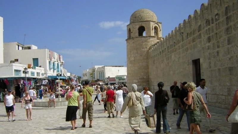 الثلاثاء القادم برئاسة الحكومة: جلسة مفاوضات بشأن شركة الألبان الصناعية بسيدي بوعلي وشركة المعامل الآلية بالساحل