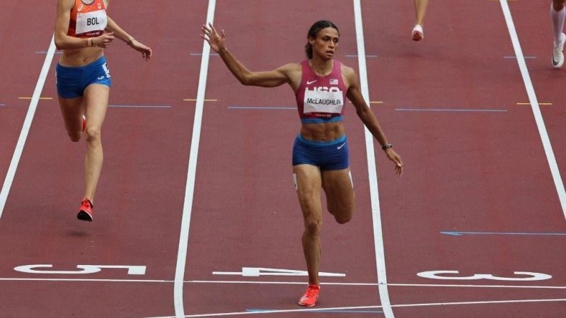 الأميركية ماكلافلين تحطم الرقم العالمي وتحرز ذهبية سباق الـ 400 م حواجز