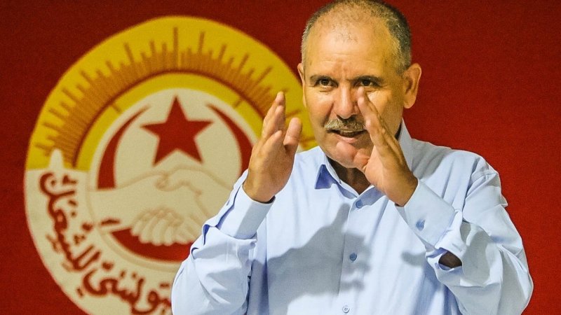 الامين العام من صفاقس.." الفقر في كل مكان والموت يطرق كل الابواب، فعن أي دستور تتحدثون؟"