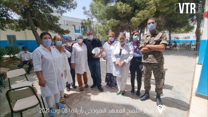 في مركز التلقيح بالمعهد النموذجي بأريانة: عشرات المتطوعين وتنظيم مرضي