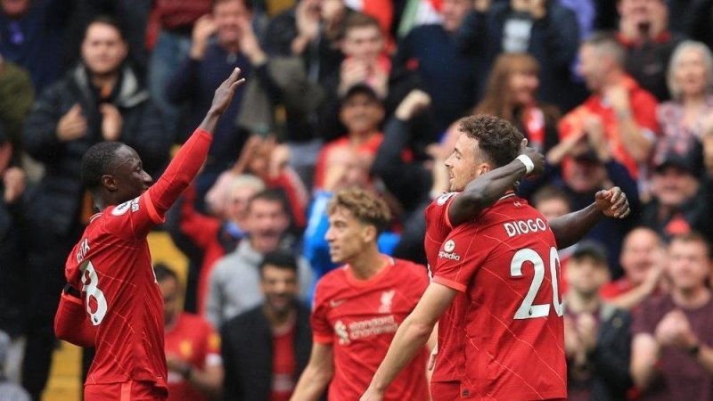 ليفربول يتخطى بيرنلي ويحصد فوزه الثاني