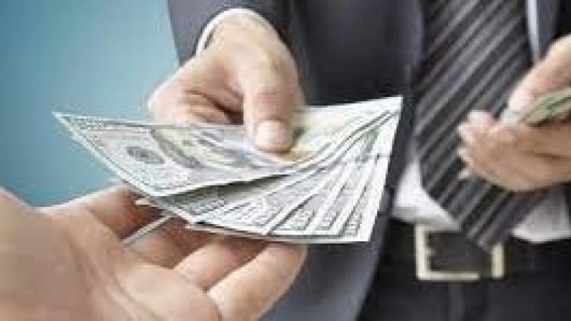 وأخيرا ، فتح أخطر ملف خلال العشرية الأخيرة : 13ألف جمعية دون رقيب وهبات بالمليارات بالعملة الصعبة لمن ذهبت ومن مولت ؟ ولماذا كل هذه الاخلالات في التصرف ؟
