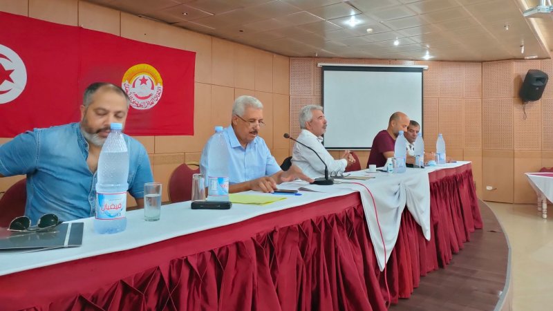 تلويح بالاضراب يومين في إتصالات تونس لتعديل البوصلة والدفاع عن المؤسسة