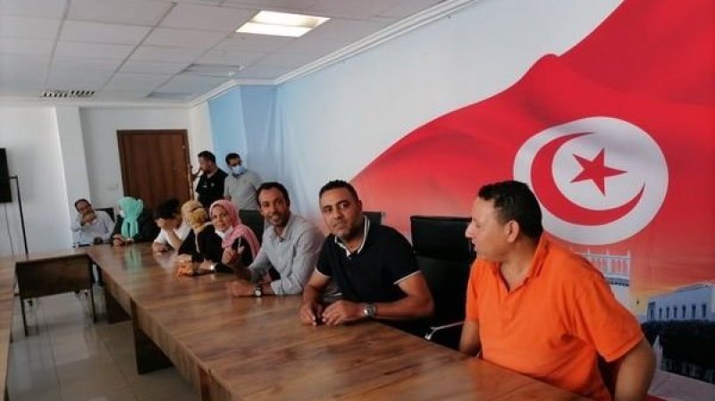 اعوان واطارات الهيئة العليا المستقلة للانتخابات ينفذون وقفات احتجاجية ويطالبون بتسوية وضعياتهم