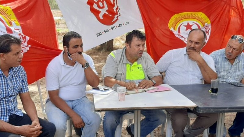 هيئة ادارية لقطاع البناء في مقاطع الرمال بالقيروان للتنديد بما تمثله من مخاطر