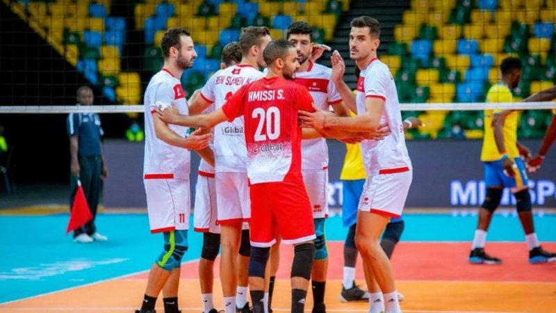 منتخب الكرة الطائرة يترشّح إلى نصف نهائي بطولة افريقيا
