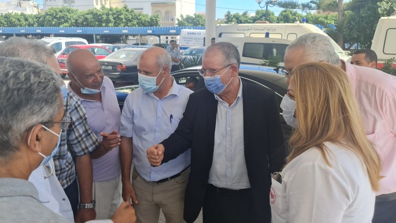 الامين العام في قسم وحدة الكوفيد بمستشفى فطومة بورقيبة