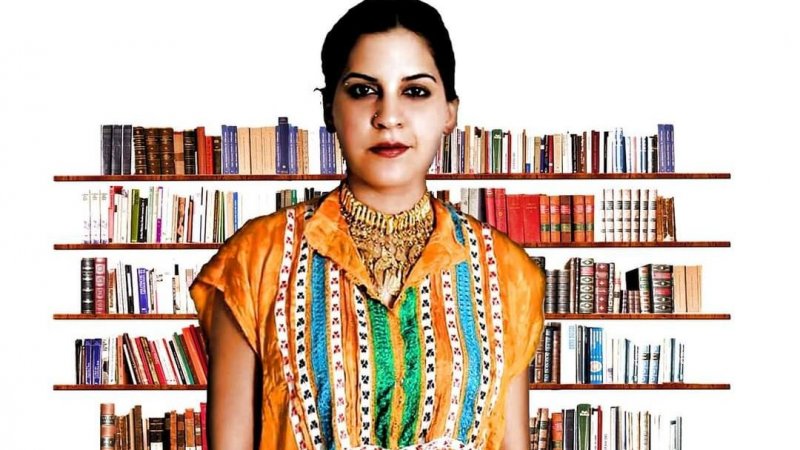 لينا بن مهني "تفتتح" مكتبة اعارة الكتب بالمجان