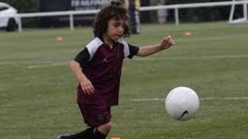 آرسنال يتعاقد مع أصغر موهبة في أكاديمية النادي