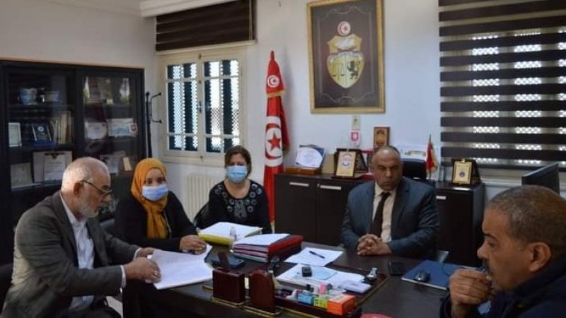 جلسة عمل لمتابعة الوضع الاجتماعي المتوتر ببلدية مرناق