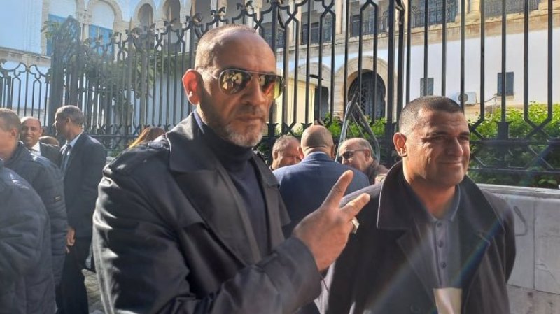عضو النقابة الاساسية للخطوط التونسية.." يجب ان يمثل الدايمي امام القضاء في القضية المرفوعة ضده منذ اكثر من سنة ونصف "