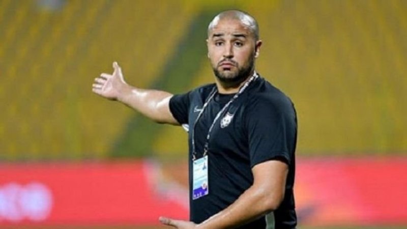 رغم التأهل مدرب الجزائر يفتح النار على التحكيم بعد مباراة قطر