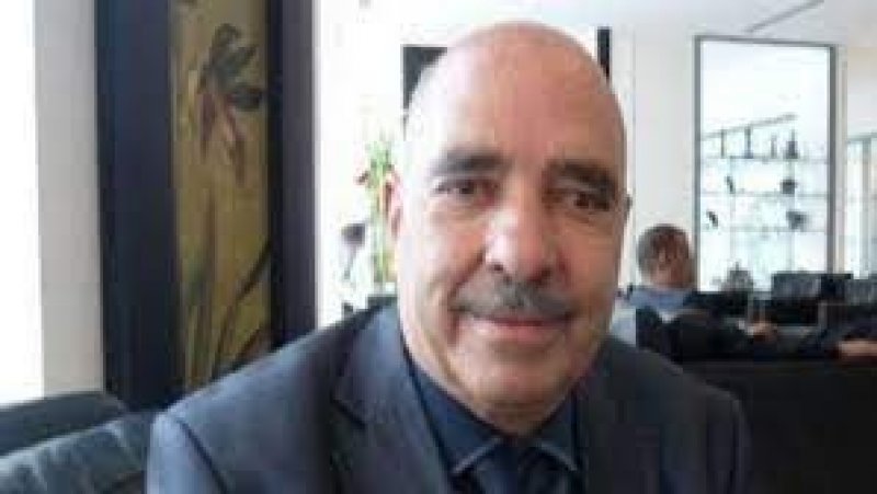 صدور أمر رئاسي بانهاء مهام الموفق الاداري الأستاذ عبد الستار بن موسى