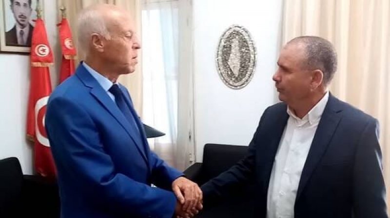 في اتصال هاتفي جمعه بالامين العام..رئيس الجمهورية يعبر عن تقديره للاتحاد وادلاله للحركة الاحتجاجية العمالية