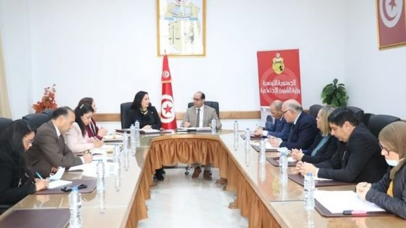 لجنة فنية للنظر في مشروع قانون عطلة الأمومة والأبوة في القطاعين العام والخاص