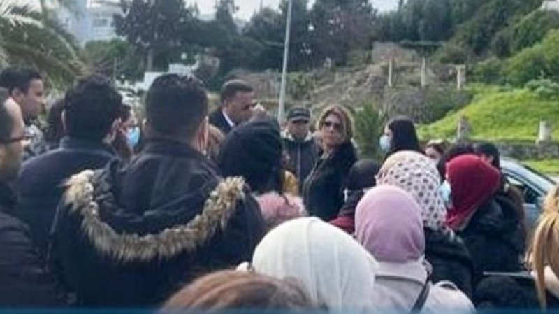 بداية من اليوم..موظّفو الهيئة الوطنية لمكافحة الفساد يدخلون في اعتصام مفتوح قرب القصر الرئاسي بقرطاج
