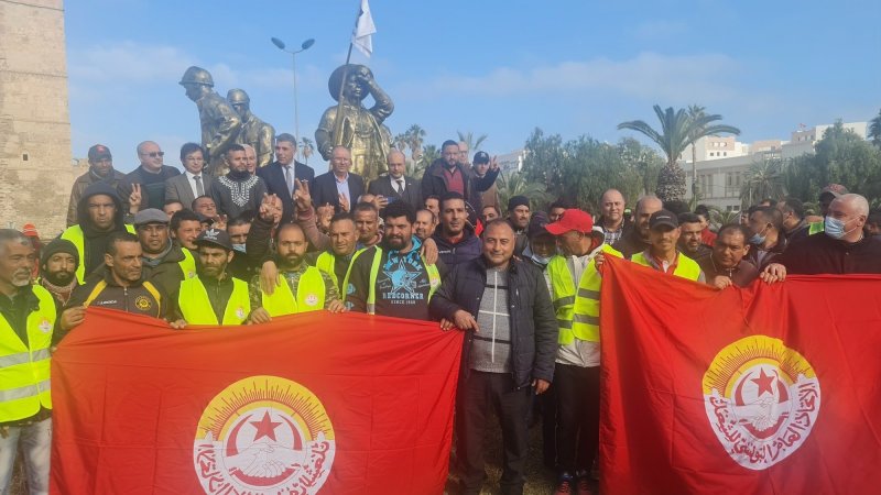 صفاقس..الامين العام يدشن مجسما يكرم عامل البلدية وتضحياته
