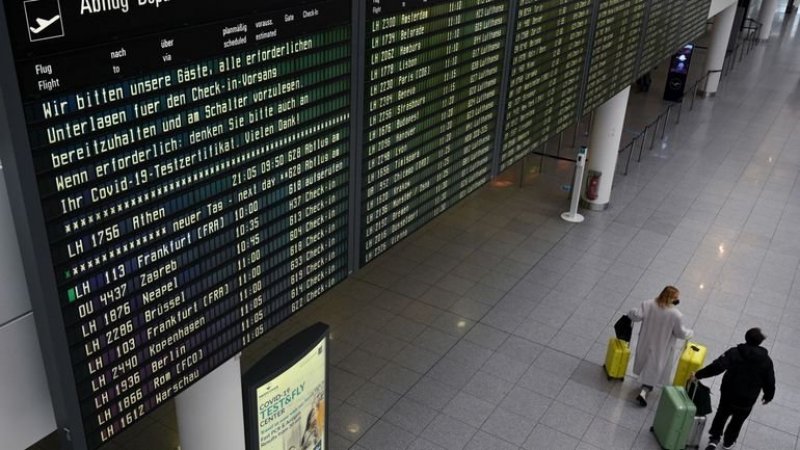 مطالبين بالزيادة في أجورهم: موظفو الأمن يشاركون في إضرابات بعدة مطارات ألمانية