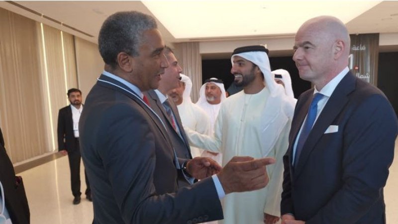 رئيس الفيفا يتمنى التوفيق لتونس في إياب مباراة الباراج أمام مالي