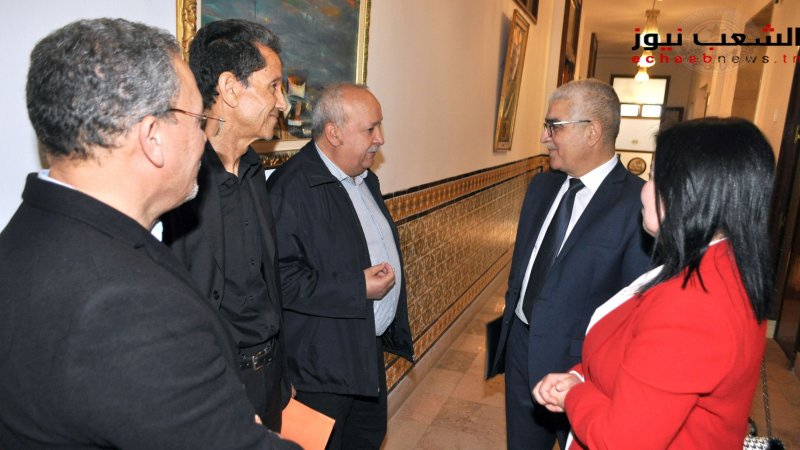 في لقاء الاتحاد بالحكومة..الطاهري يؤكد .."جلسة لبناء الثقة وهذه نقاط الخلاف"
