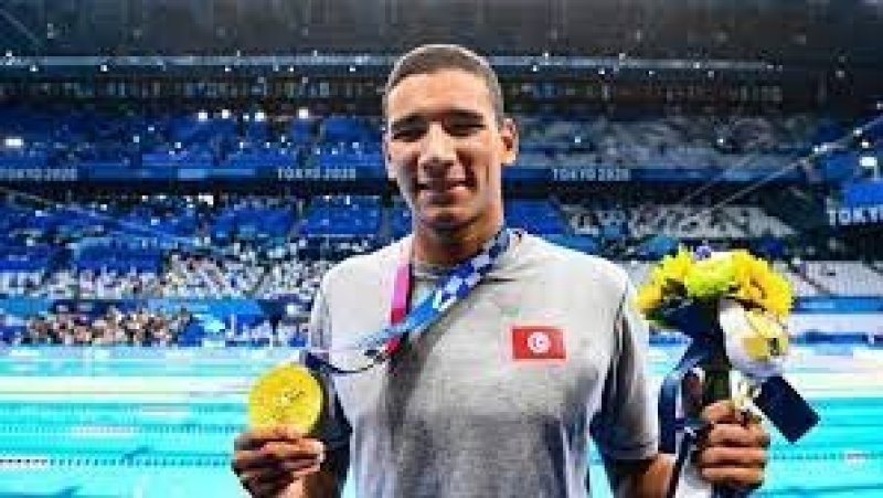 البطل الأولمبي أيوب الحفناوي يجتاز امتحان البكالوريا بنجاح