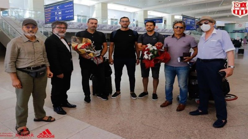 نبيل الكوكي يصل إلى الجزائر لتسلم مهامه على رأس شباب بلوزداد