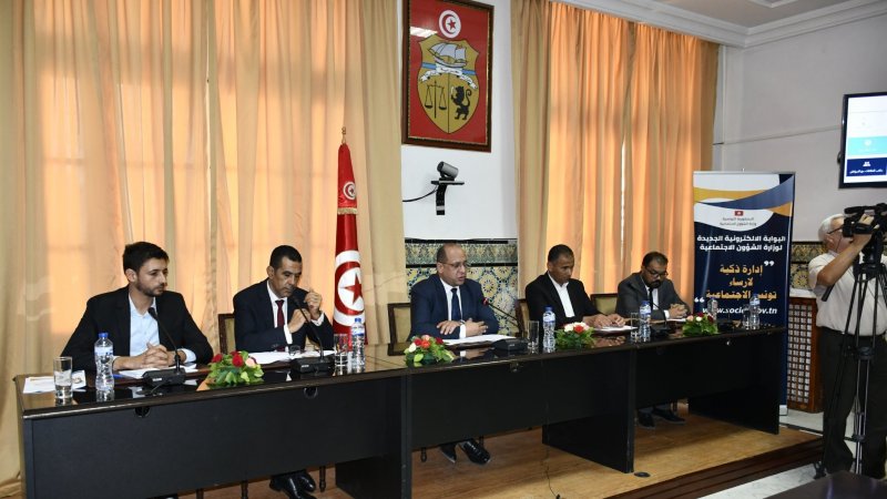 الزاهي يعلن أن الحكومة ستفتح مع الاتحاد جولة من المفاوضات حول الزيادة في الأجور
