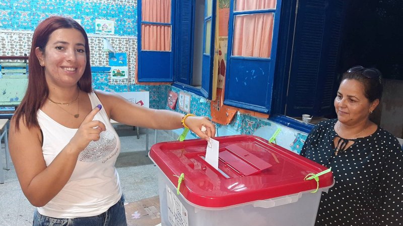 صور من مراكز التصويت على الاستفتاء المتعلق بمشروع الدستور الجديد