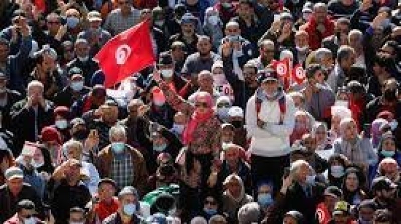 بالكلاب وذوي العضلات، اداة شركة سوتيفي سيلكتا ترهب العمال وتستفز النقابيين