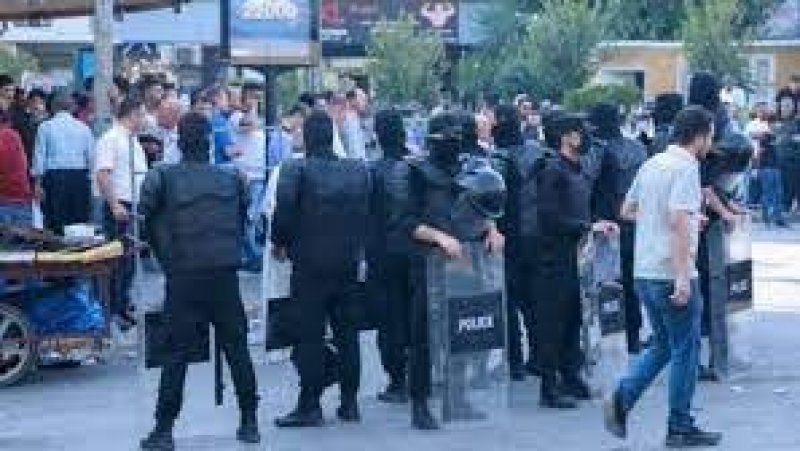 إطلاق غاز مسيل للدموع خلال تظاهرة مناهضة للسلطة في كردستان العراق