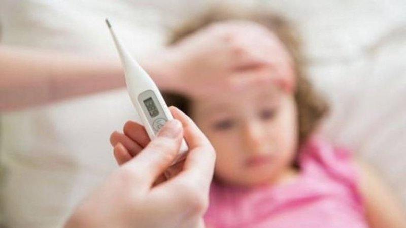 إسهال وقيء وألم بالرأس.. فيروس مجهول يصيب أطفال الجزائر