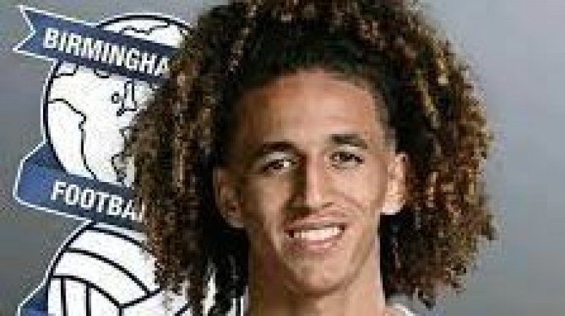 حنبعل المجبري يوقّع لبيرمنغهام سيتي