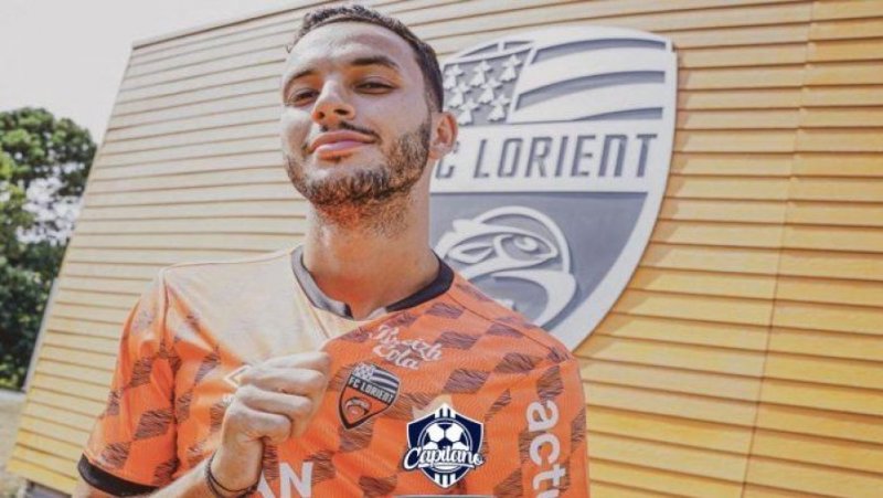 منتصر الطالبي و ليونيل ميسي في نفس التشكيلة