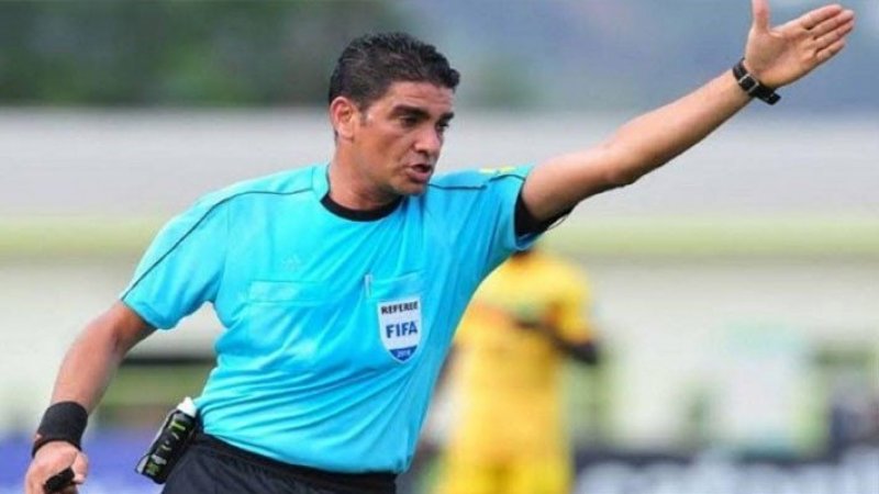 المصري نور الدين يعتذر عن إدارة مباراة المنتخب الأولمبي ونظيره الكونغولي