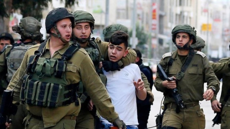 الاحتلال الصهيوني يعتقل 18 فلسطينيا بالضفة الغربية