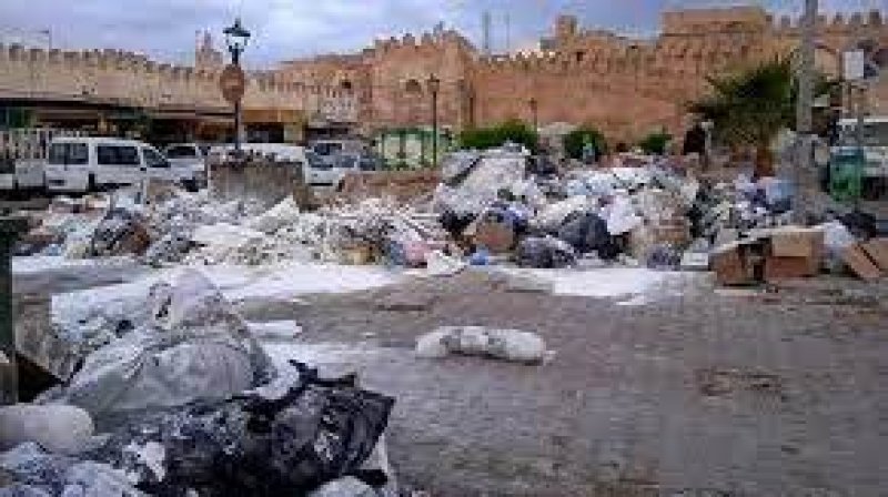 الاتحاد الجهوي بصفاقس حول أزمة الفضلات : صفاقس أصبحت مصبا للزبلة و الوالي السبب الرئيسي