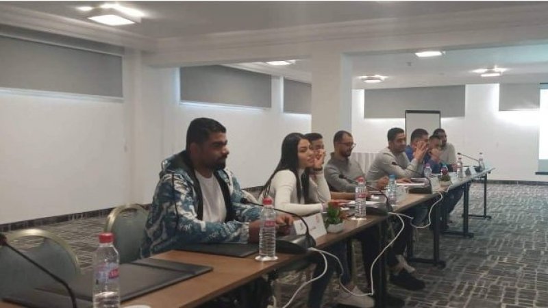 في النسيج: ندوة إقليمية حول المفاوضة والاتصال لفائدة الشباب