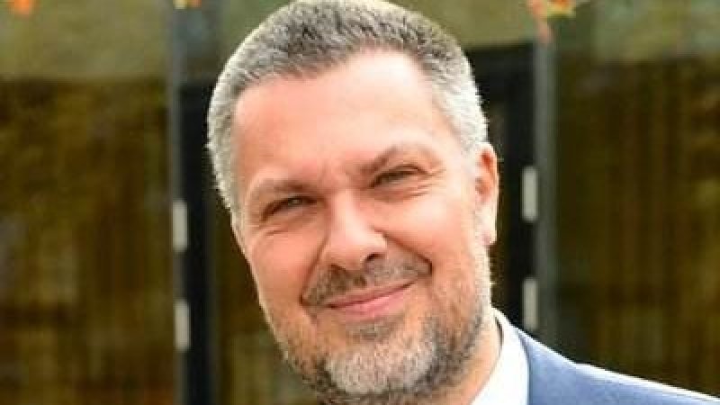 الامين العام الجديد للاتحاد الدولي للنقابات، أديب، شاعر وروائي وله عدة منشورات
