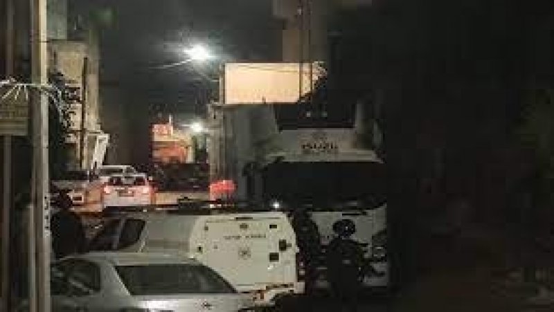 إصابة شرطيين صهاينة في عملية دهس بمدينة كفر قاسم داخل الخط الأخضر واستشهاد فلسطيني