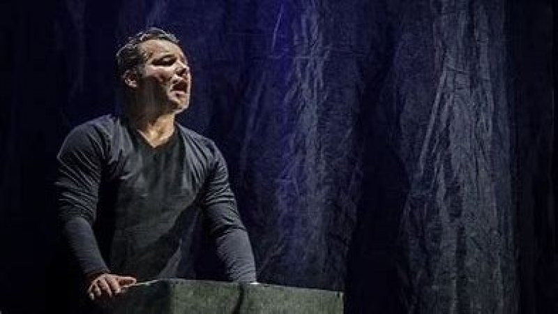 " مسرح " من الإنسان الاول للإنسان المتأله في عمل متميز للفنان عصام العياري "