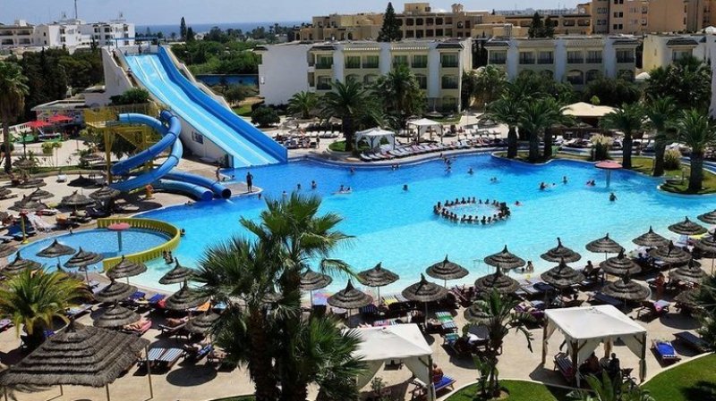 مستقبل ضبابي لنزل "بالميرا اكوا بارك" بسوسة وموارد رزق العملة مهددة