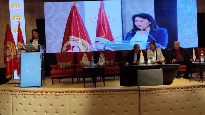 في ندوة وطنية لقسم العلاقات الدولية والعربية : من اجل مقاربة جديدة تفعل دور النقابات في مواجهة الازمات وصيانة الحقوق الاقتصادية والاجتماعية