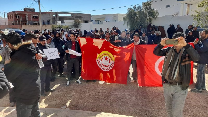 أعوان واطارات شركة الغراسات والبستنة والبيئة بتطاوين ينفذون وقفة احتجاجية من أجل مطالبهم