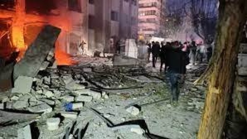 15 قتيلاً في قصف إسرائيلي على حي سكني في دمشق