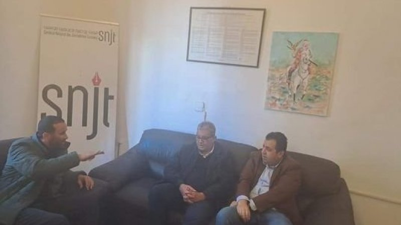 الاتحاد يتضامن مع نقابة الصحفيين