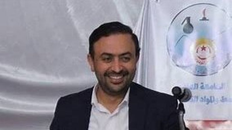 إحتجاجا على سياسة الحكومة في إحتساب الزيادة في الأجور و تنقيح قانون القطاع العام : إضراب بيومين و إيقاف الإنتاج بعدد من المؤسسات النفطية