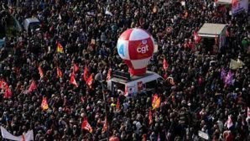 يوم تاسع من الإضرابات والتظاهرات في فرنسا ضدّ إصلاح نظام التقاعد