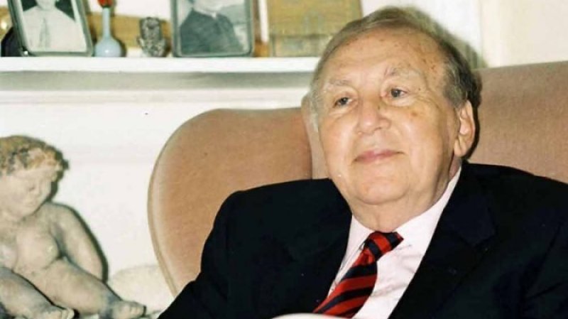 حكايات نزار قباني (3) مع زوجتيه وانتحار شقيقته والملك حسين وانور السادات